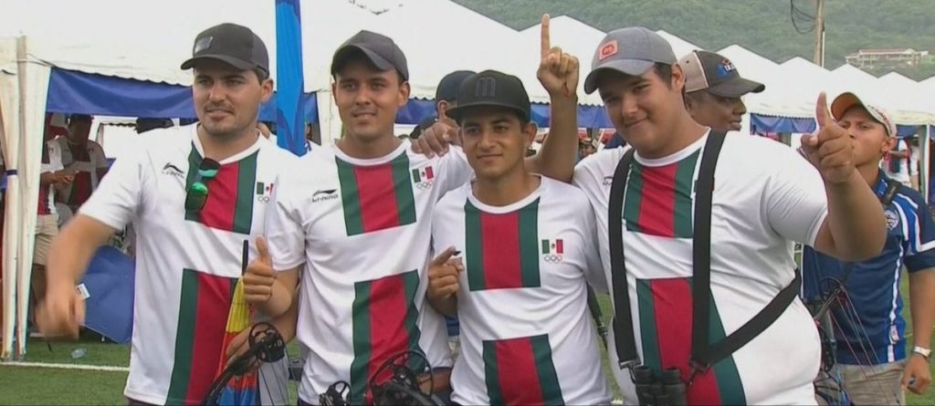México gana oro en varones por equipo en arco compuesto