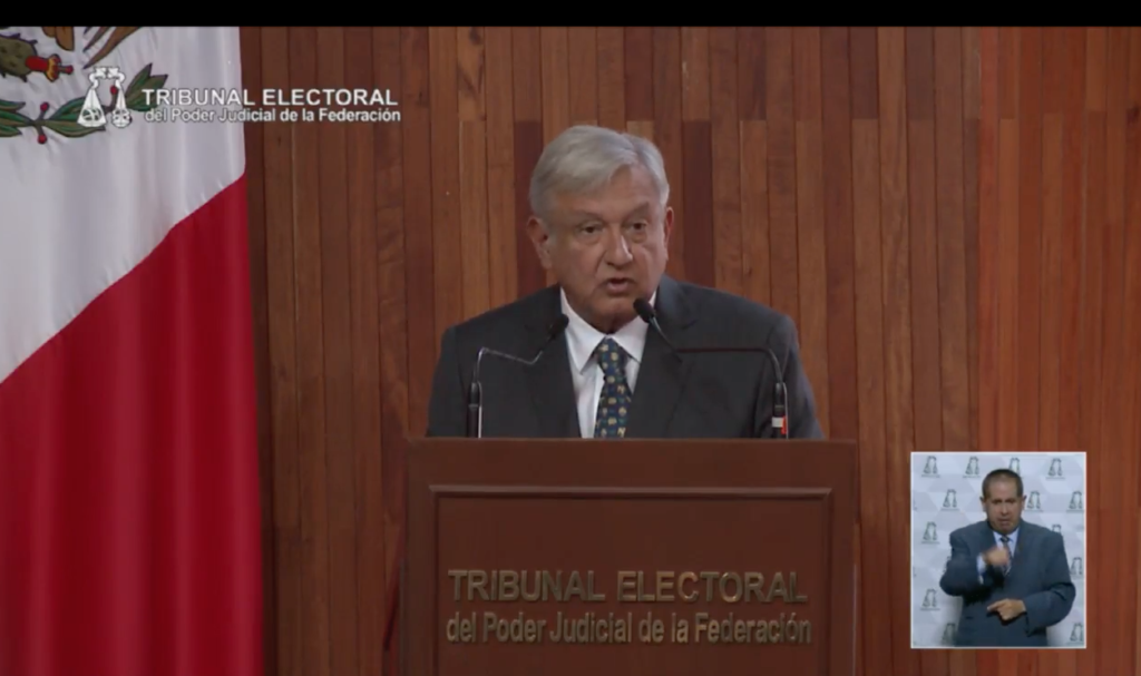 Recibe López Obrador constancia de Presidente Electo