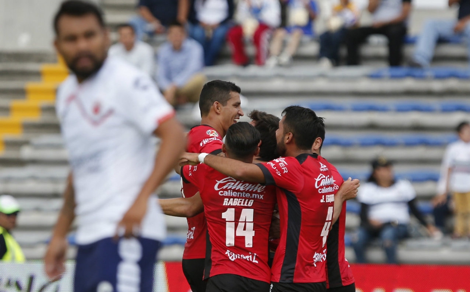 Hacienda y SAT investigan dobles contratos en fútbol mexicano