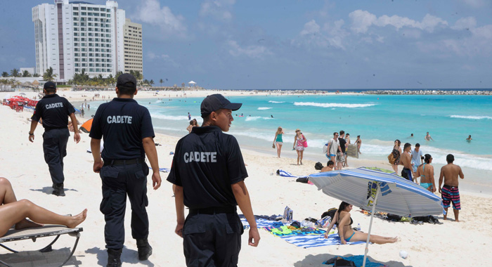 Refuerzan seguridad en Playa del Carmen y Cancún