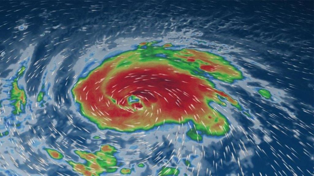 Florence se fortalece y se convierte en huracán