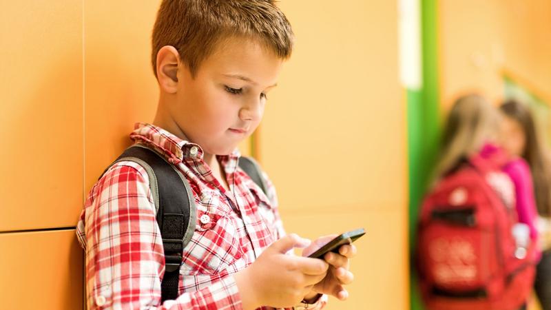 Menores presentan peores capacidades cognitivas por uso excesivo de celular