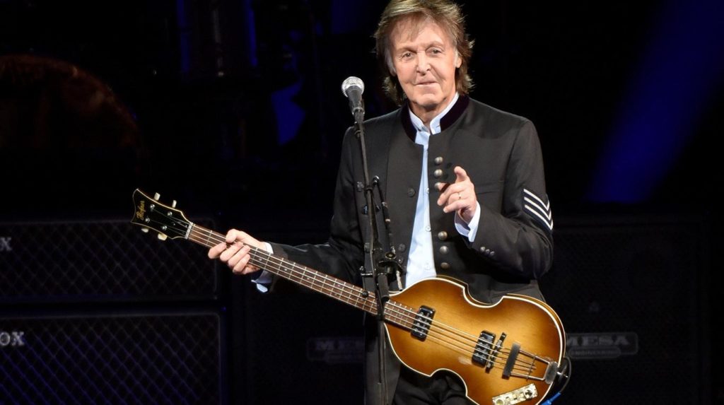 ¡36 años después! Paul McCartney es número uno en Billboard
