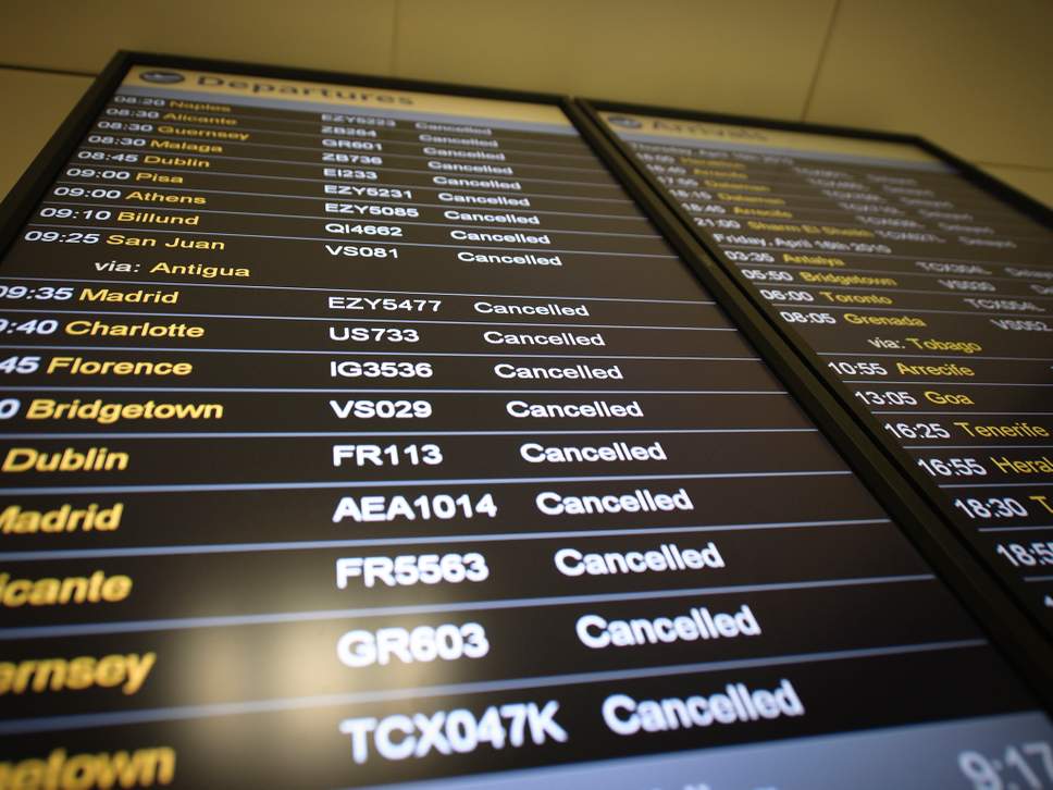 Cancelan casi 600 vuelos por Huracán Florence en Estados Unidos