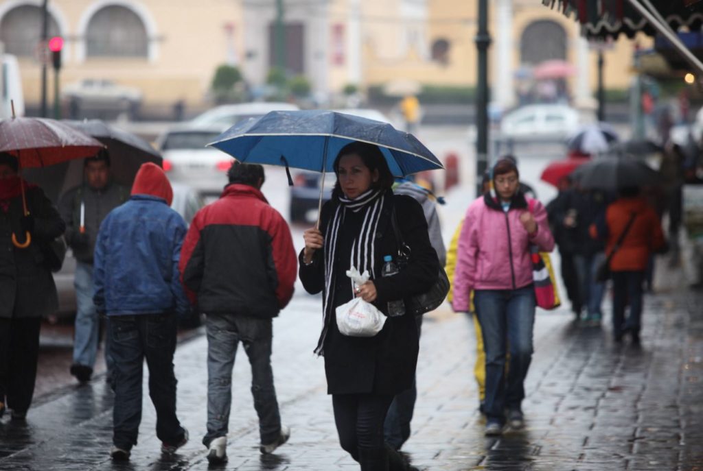 Habrá lluvias y bajará la temperatura en México por frente frío