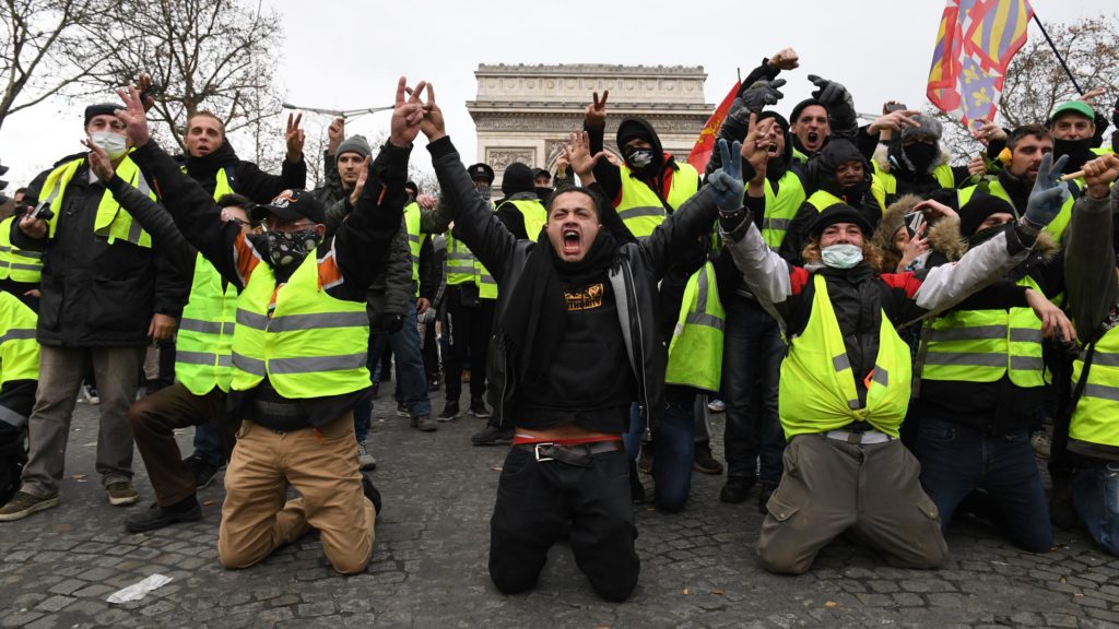 Más de mil personas fueron detenidas en Francia por protestas de `chalecos amarillos´