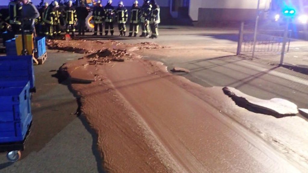 ¡Como si fuera cuento! Se cubre de chocolate calle en Alemania