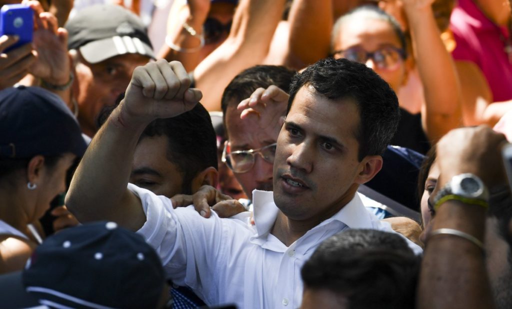 Juan Guaidó se declara presidente encargado de Venezuela