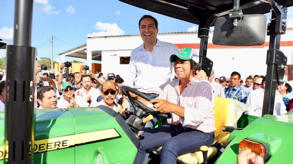 Entrega Mauricio Vila en Yucatán 45 mdp en apoyos para el campo a productores locales