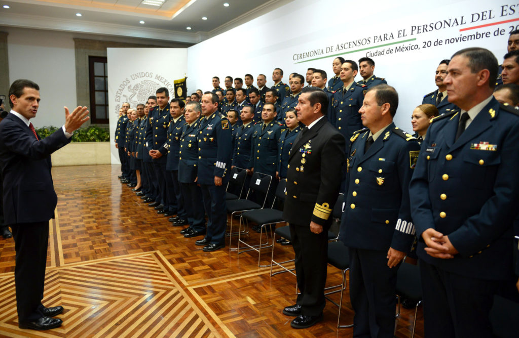 Investigan al exjefe de escoltas de Peña Nieto por robo de combustible