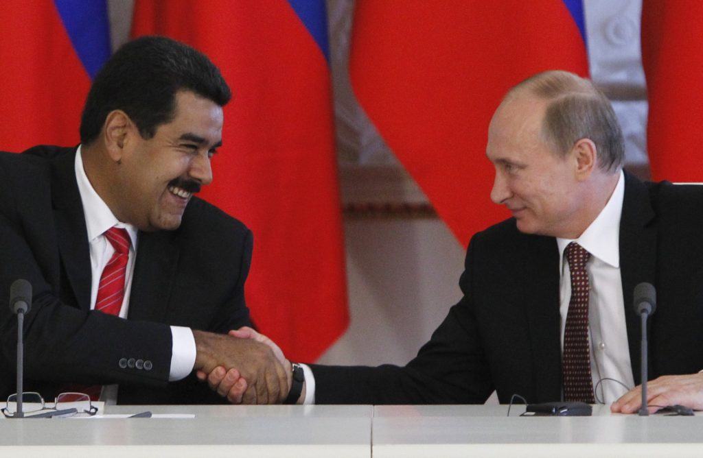 Nicolás Maduro recibe el apoyo de Vladimir Putin y pide a Estados Unidos no intervenga