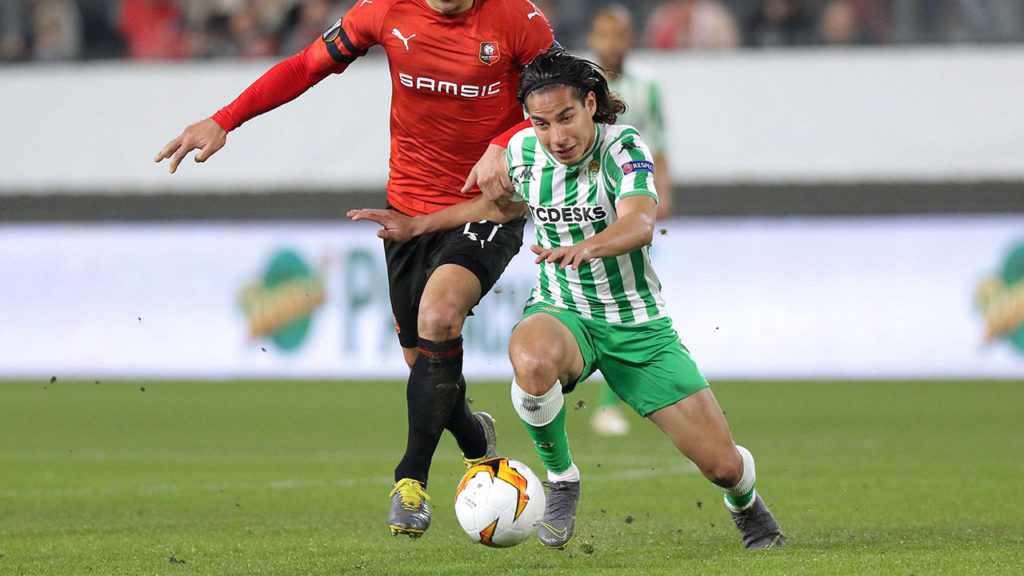 Debuta el mexicano Diego Lainez y anota gol que le da el empate al Betis