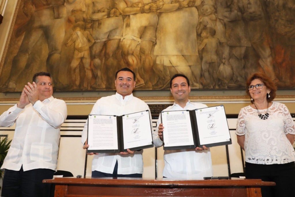 Gobernador Mauricio Vila y el alcalde Renán Barrera firman acuerdo Mérida 2050