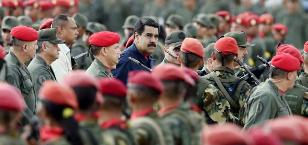 Nicolás Maduro ordena despliegue militar en la frontera con Colombia