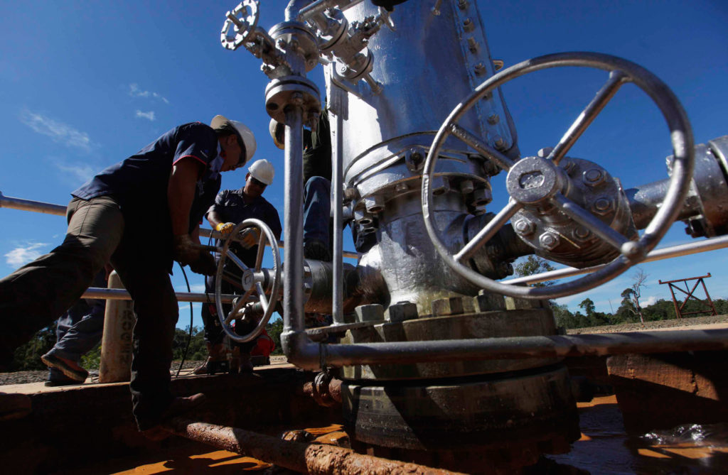 Cae a su nivel mas bajo en 40 años la producción petrolera de Pemex