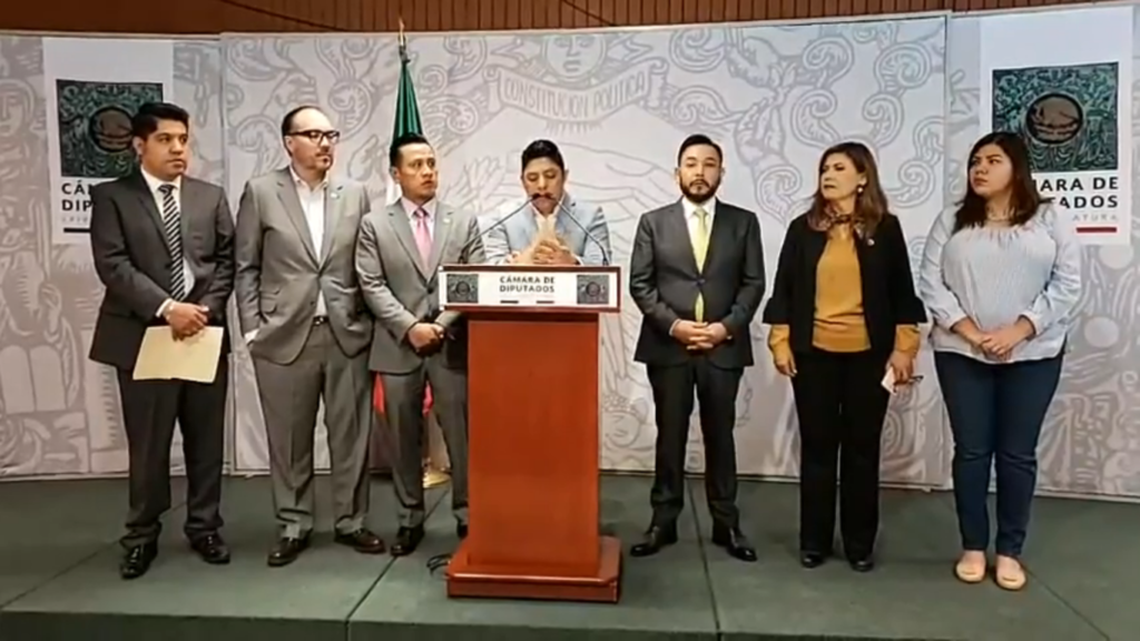 Se fragmenta el PRD en la Cámara de Diputados ¡Renuncian nueve legisladores!