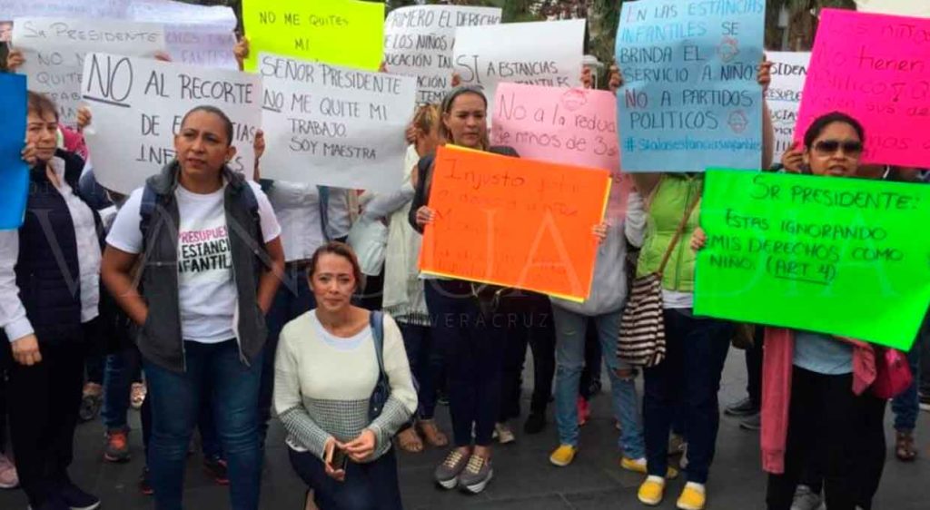 En Veracruz trabajadoras de estancias infantiles protestaron por reducción presupuestal