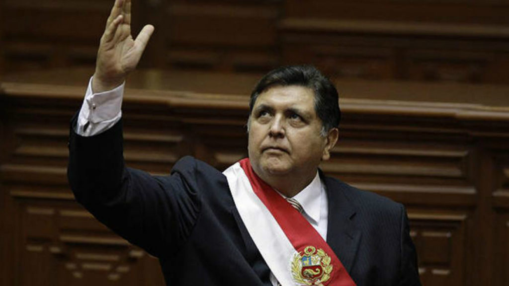 ¡Se dispara! El expresidente de Perú Alan García antes de ser detenido por caso Odebrecht