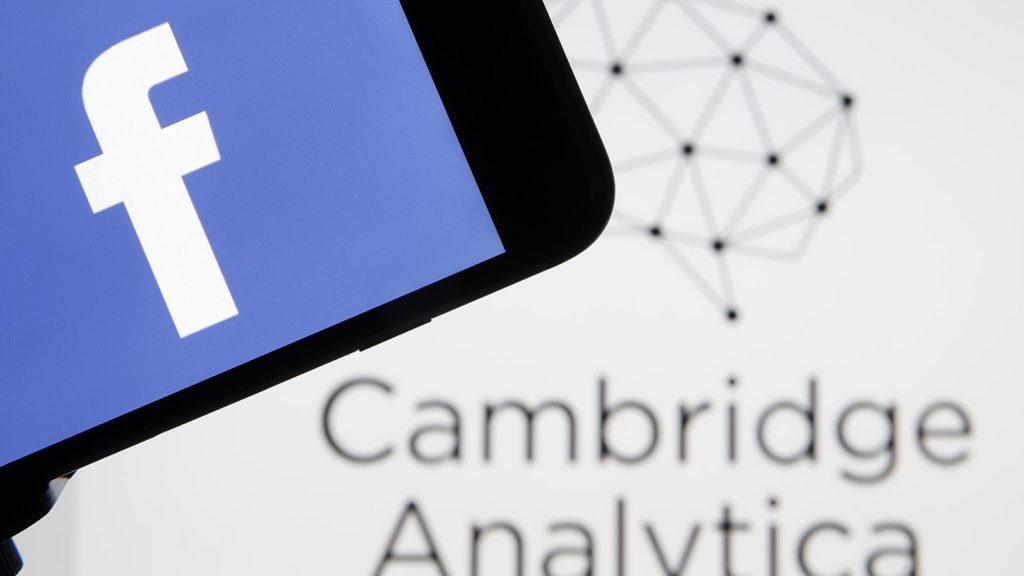 Investigan a Facebook por almacenar sin autorización mails de 1.5 millones de usuarios