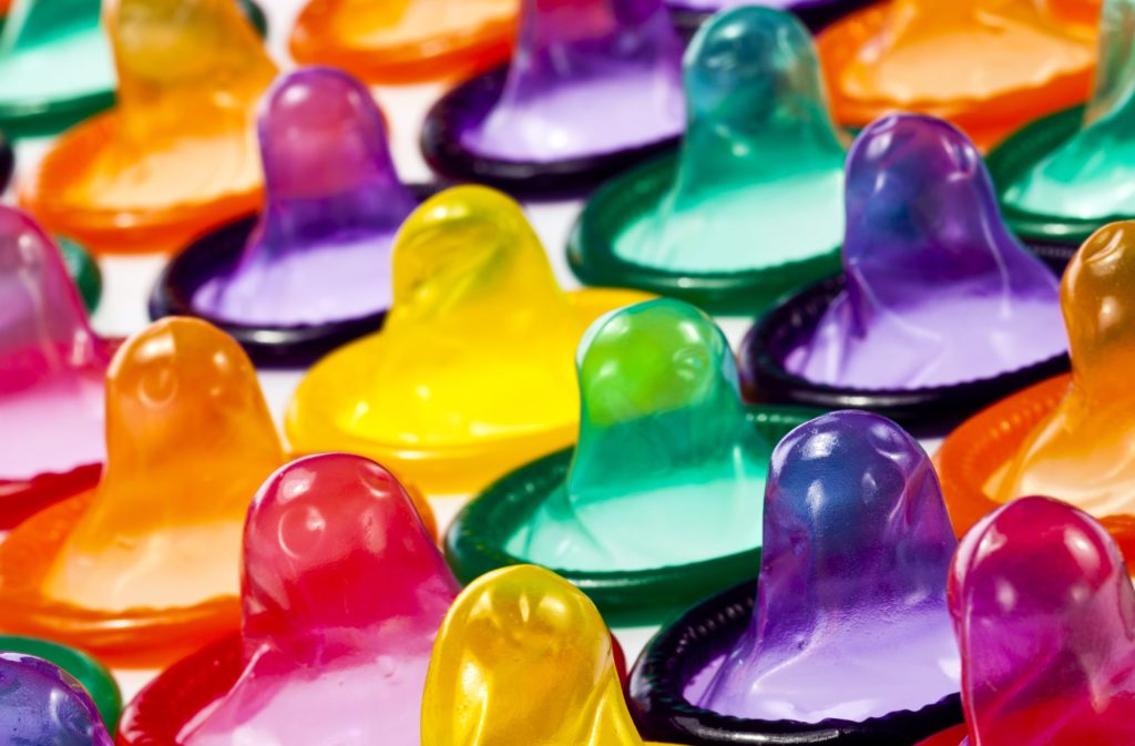 “Condones semáforo” que cambian de color si detecta una enfermedad ETS