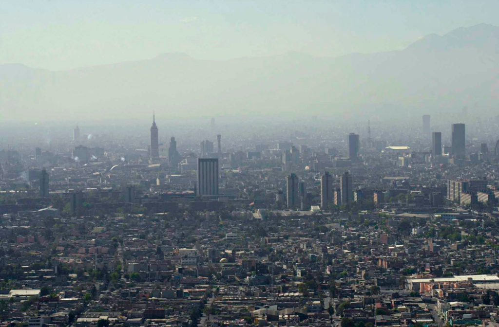 ¡Terrible contaminación! SEP pide suspender recreo y educación física en escuelas de CDMX