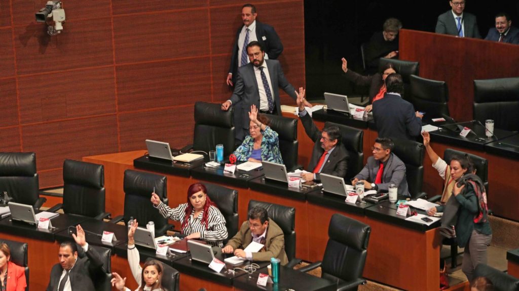 ¡De nuevo! Senado aprueba en lo general la reforma educativa