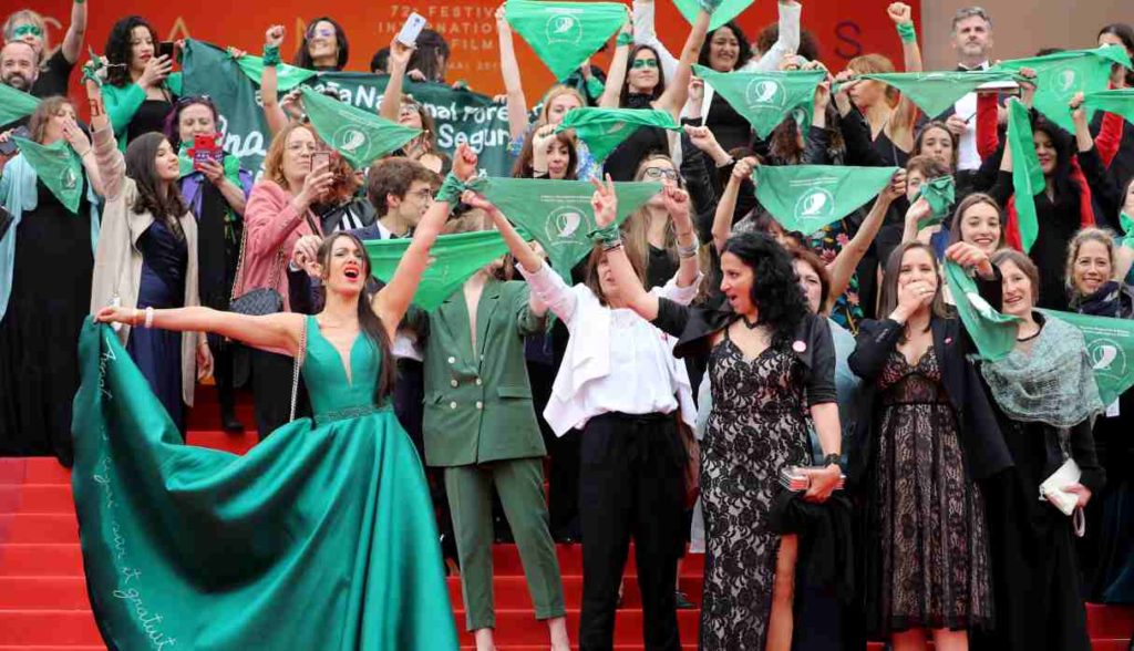 Ola verde a favor del aborto legal en Argentina llegó al Festival de Cannes