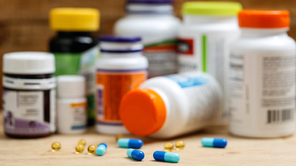 No le entran las farmacéuticas, Gobierno declara desierta licitación de compra de medicinas