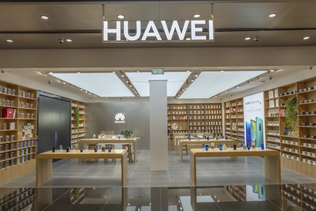 Se expande Huawei y abre nueve tiendas en México