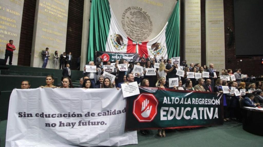 Aprueban diputados Ley General de Educación, eliminan el Inifed