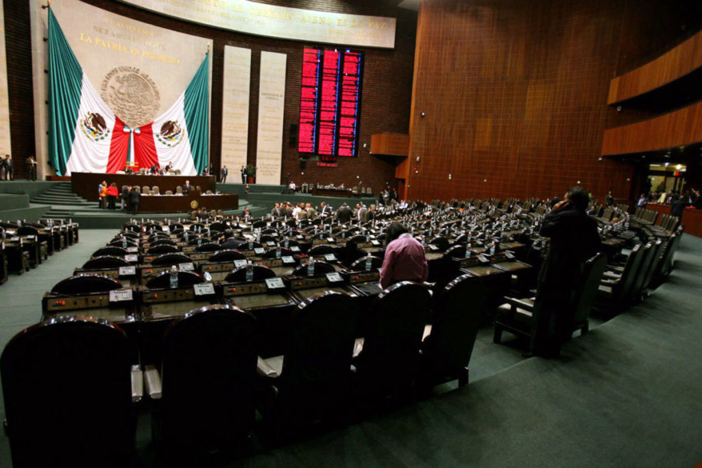 Morena se agandalla la Mesa Directiva de la Cámara de Diputados, presenta iniciativa Fast Track