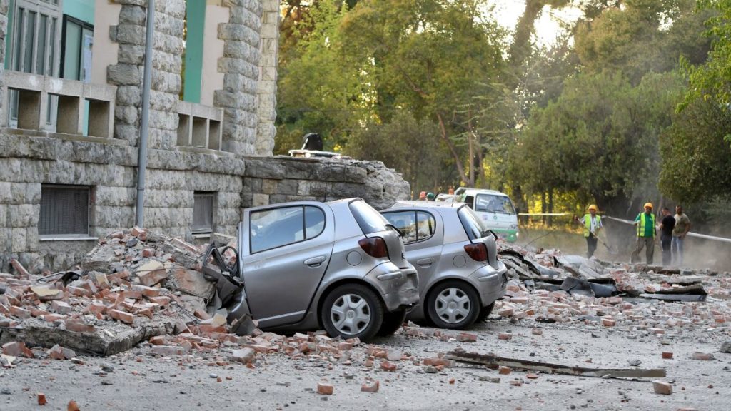 Terremoto en Albania deja más de cien heridos y cientos de viviendas dañadas