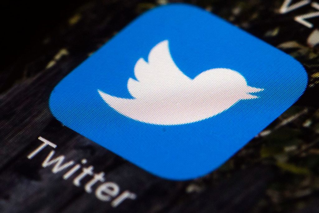 Elimina Twitter, Facebook e Instagram miles de cuentas de troles y bots