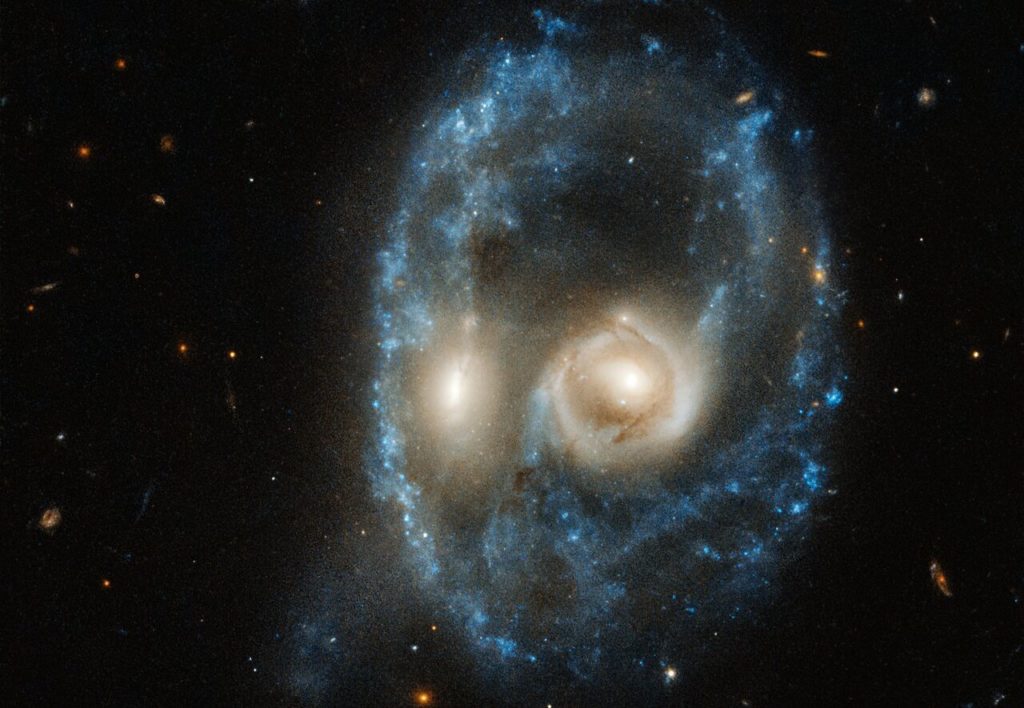 El telescopio Hubble capta fantasmagórica cara en el espacio