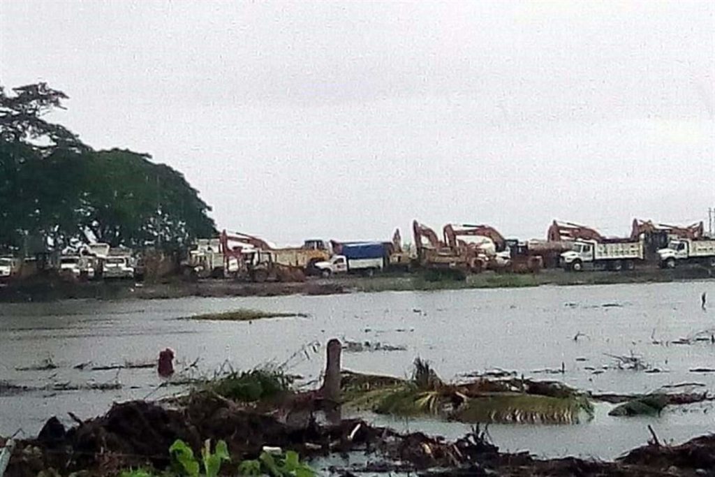 Lluvias inundan el perímetro de la refinería de Dos Bocas en Tabasco