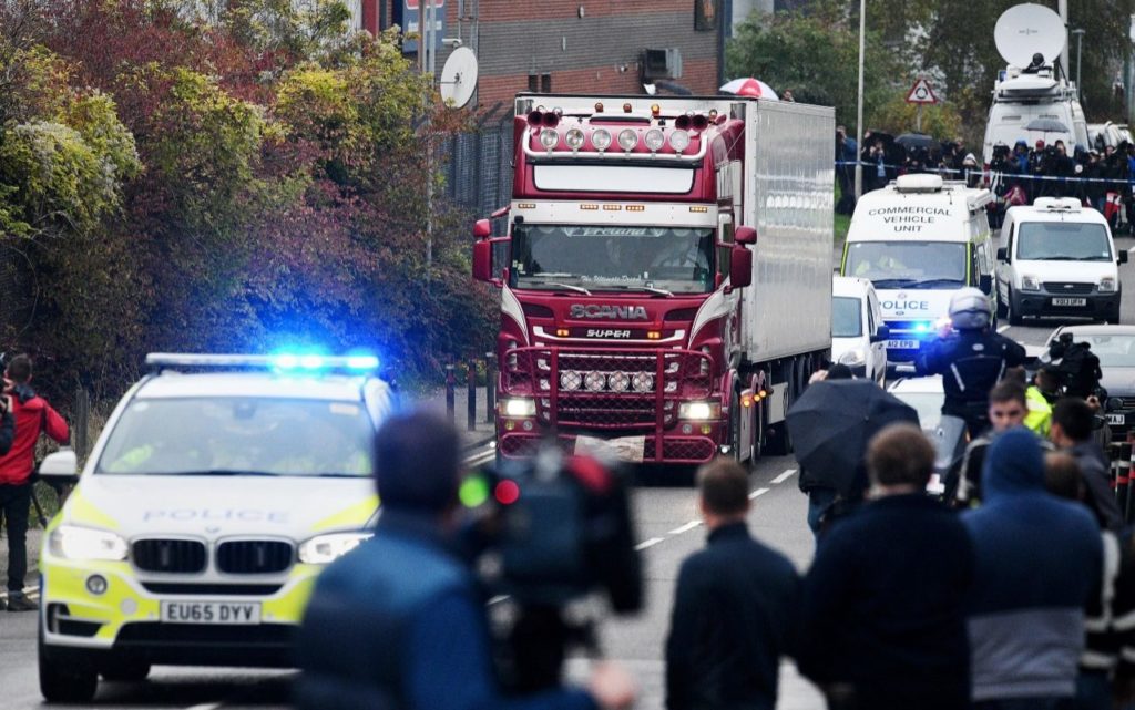 Eran de China las 39 personas encontradas sin vida en un camión en Inglaterra