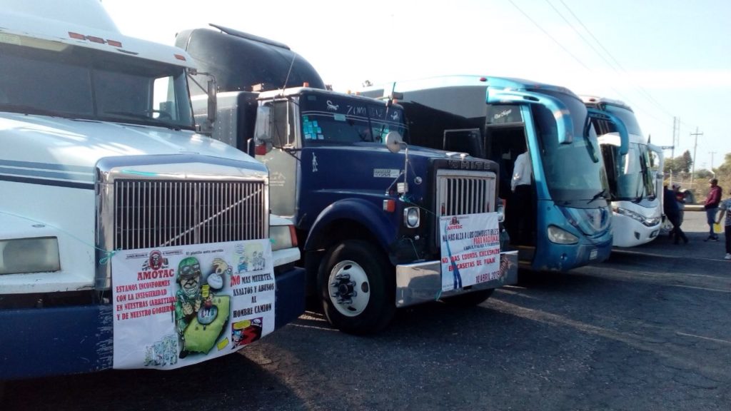 Transportistas bloquearán este martes entradas a la ciudad de México y carreteras del país