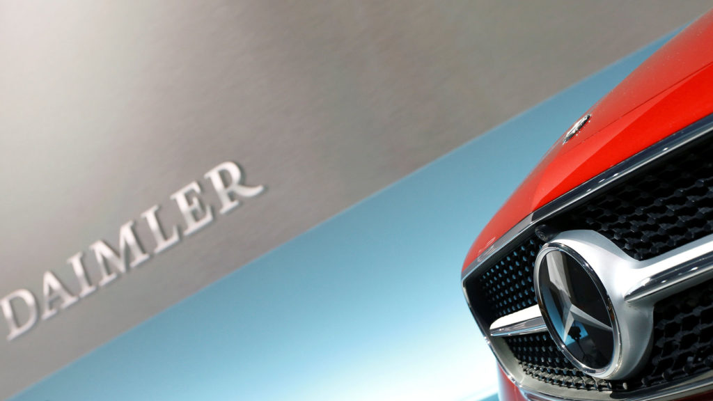 A la calle diez mil empleados de Mercedes, Daimler ajusta su operatividad
