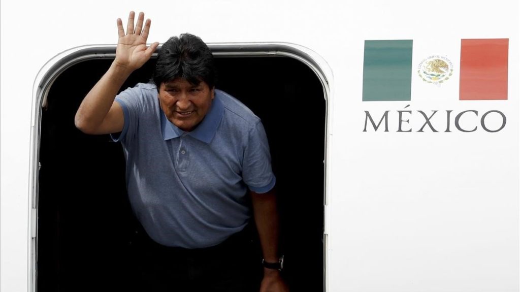 Llega Evo Morales a México «Me salvaron la vida» afirma
