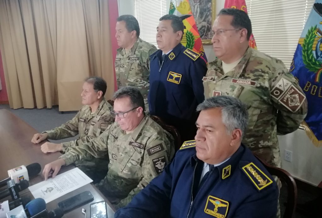 Bolivia: la policía no puede y sale el Ejército a patrullar las calles