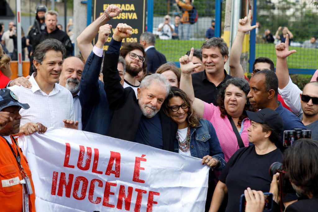 ¡Libre! Sale de prisión el expresidente de Brasil Lula Da Silva