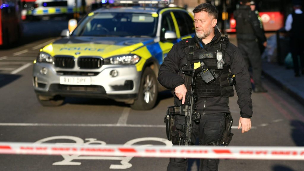 Una persona detenida y cinco heridos: cierran el London Bridge en Inglaterra