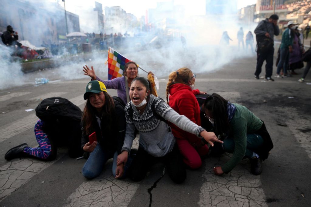 Violencia en Bolivia deja al menos ocho muertos, policía y ejército reprimen manifestaciones
