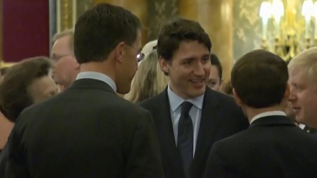 Trudeau, Johnson y Macron se burlan de Trump y este señala que el primer ministro de Canadá es doble cara