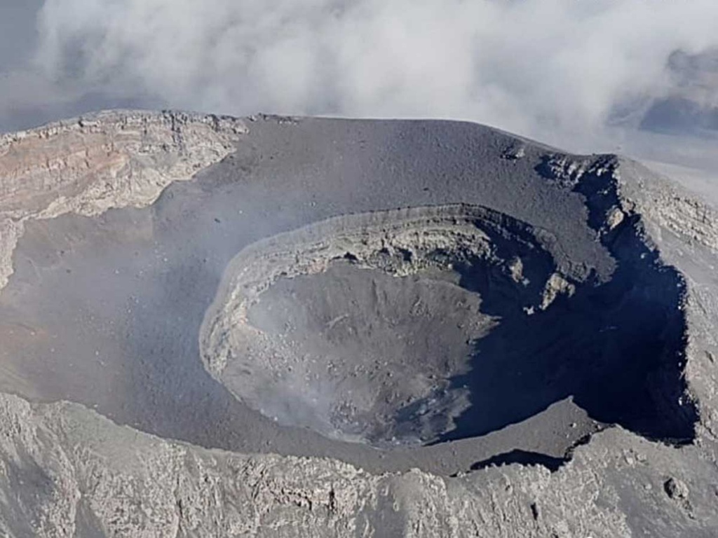 Sobrevuelo confirma la destrucción del domo 85 en el volcán Popocatépetl