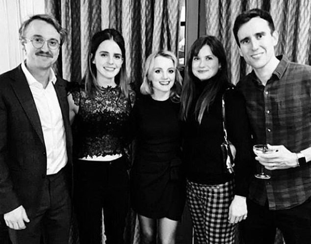 ¡Felices los potterheads! Se reúnen por Navidad Emma Watson y cuatro magos de Harry Potter