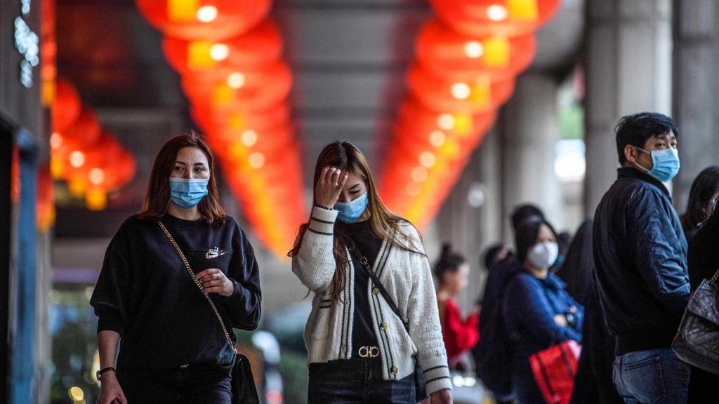 Llega a 56 la cifra de muertos por coronavirus en China