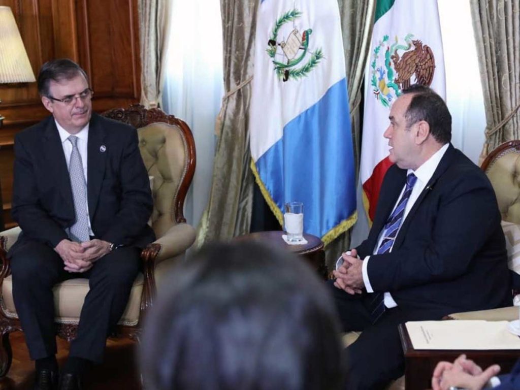 México detendrá caravana migrante que salió de Honduras con destino a Estados Unidos: Presidente de Guatemala