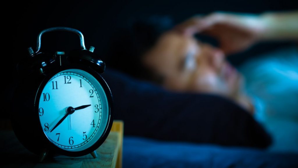 Nueva investigación revela que el insomnio podría causar Alzheimer