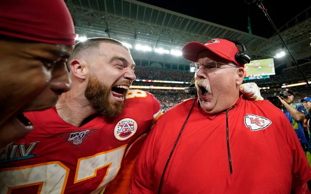 Jefes de Kansas City gana el Super Bowl y derrota 31-20 a los San Francisco 49ers